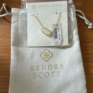Kendra Scott necklace